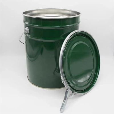 Un seau de peinture en acier de 5 gallons avec couvercle à verrouillage à levier