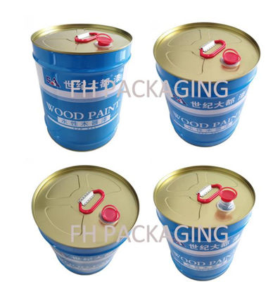Un seau en acier à tête fermée de 5 gallons, rond et étroit, avec des tuyaux Rieke.
