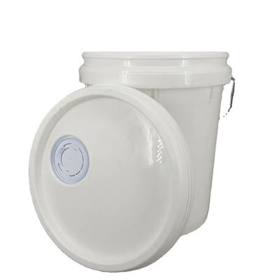 Un seau d'huile de lubrifiant en plastique de 5 gallons avec bec Rieke Flex approuvé par l'ONU