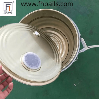 Réglage du café dans un seau métallique de 10 litres et 5 gallons