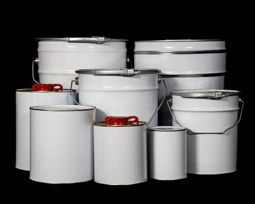 Bottes métalliques et en fer blanc de 5 à 25 litres